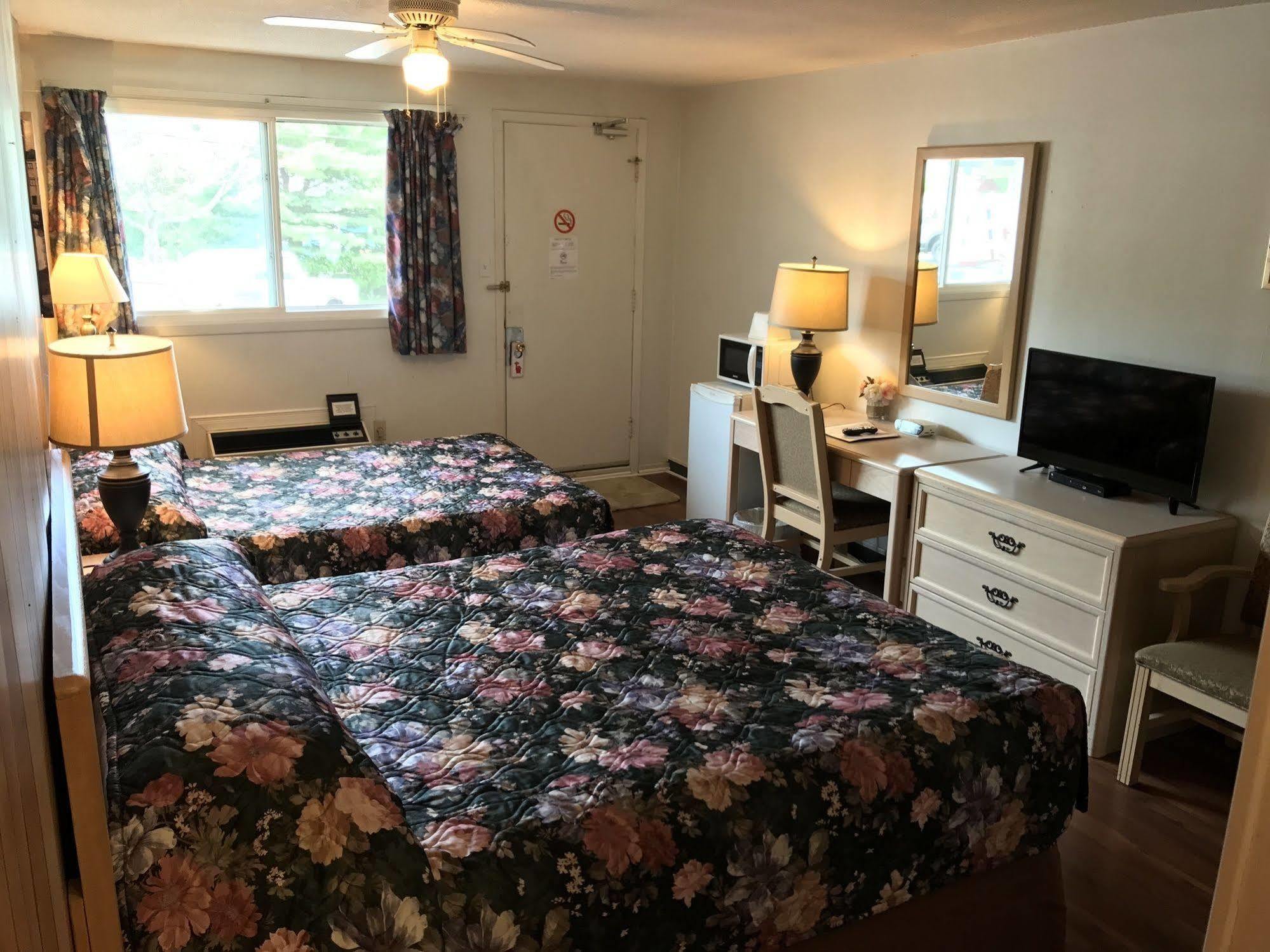 דארטמאות' Lake City Motel מראה חיצוני תמונה