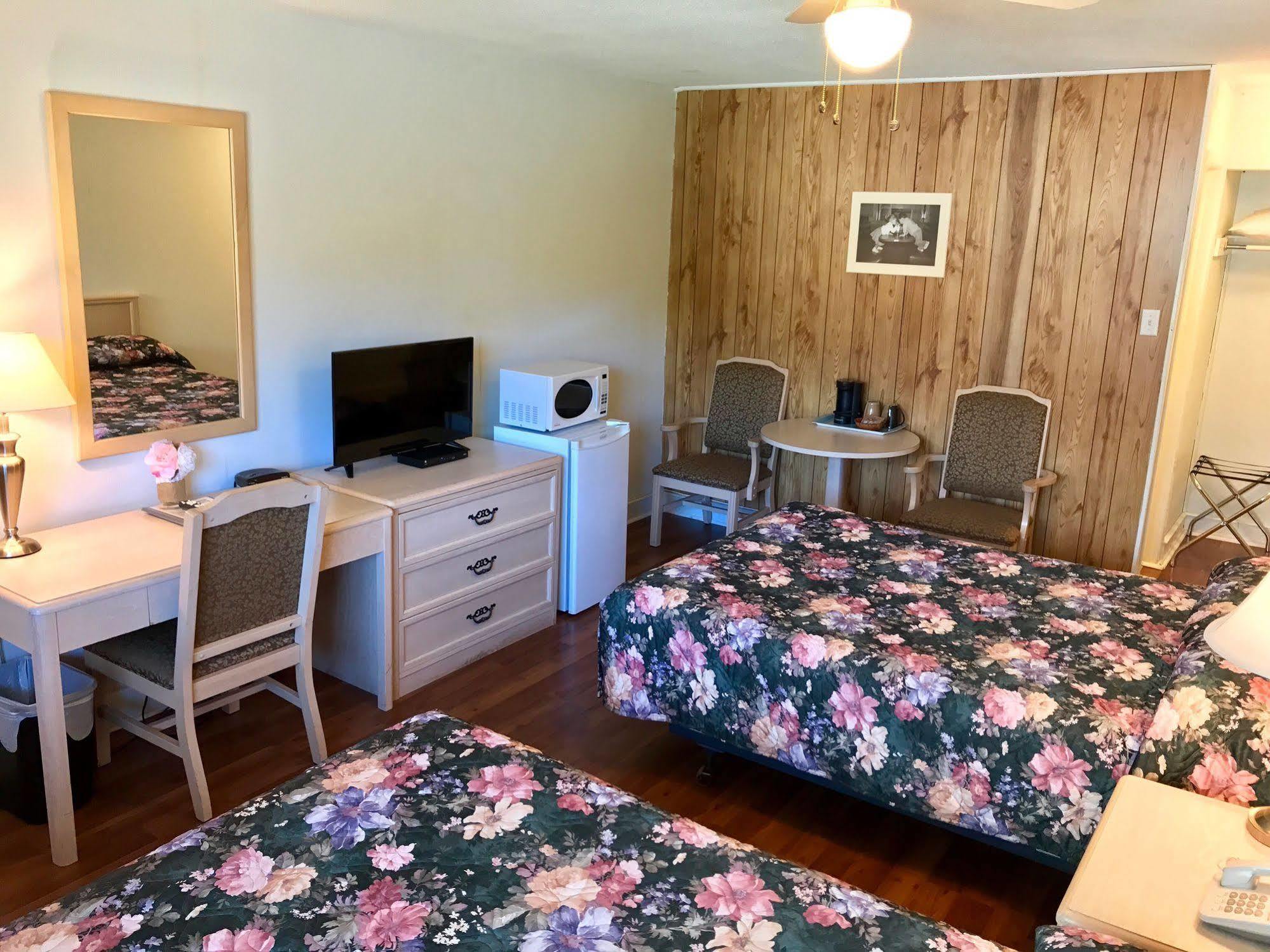 דארטמאות' Lake City Motel מראה חיצוני תמונה