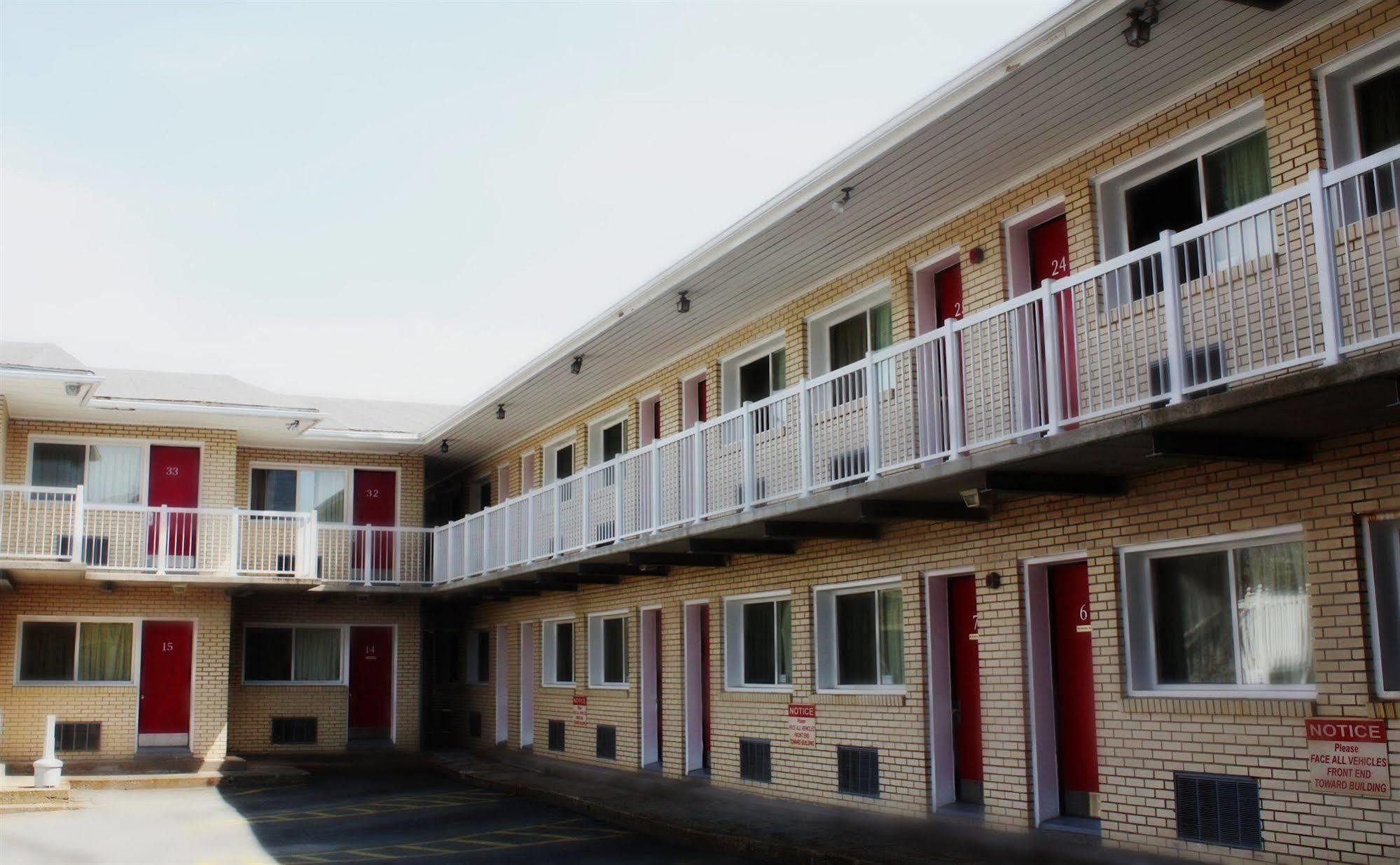 דארטמאות' Lake City Motel מראה חיצוני תמונה