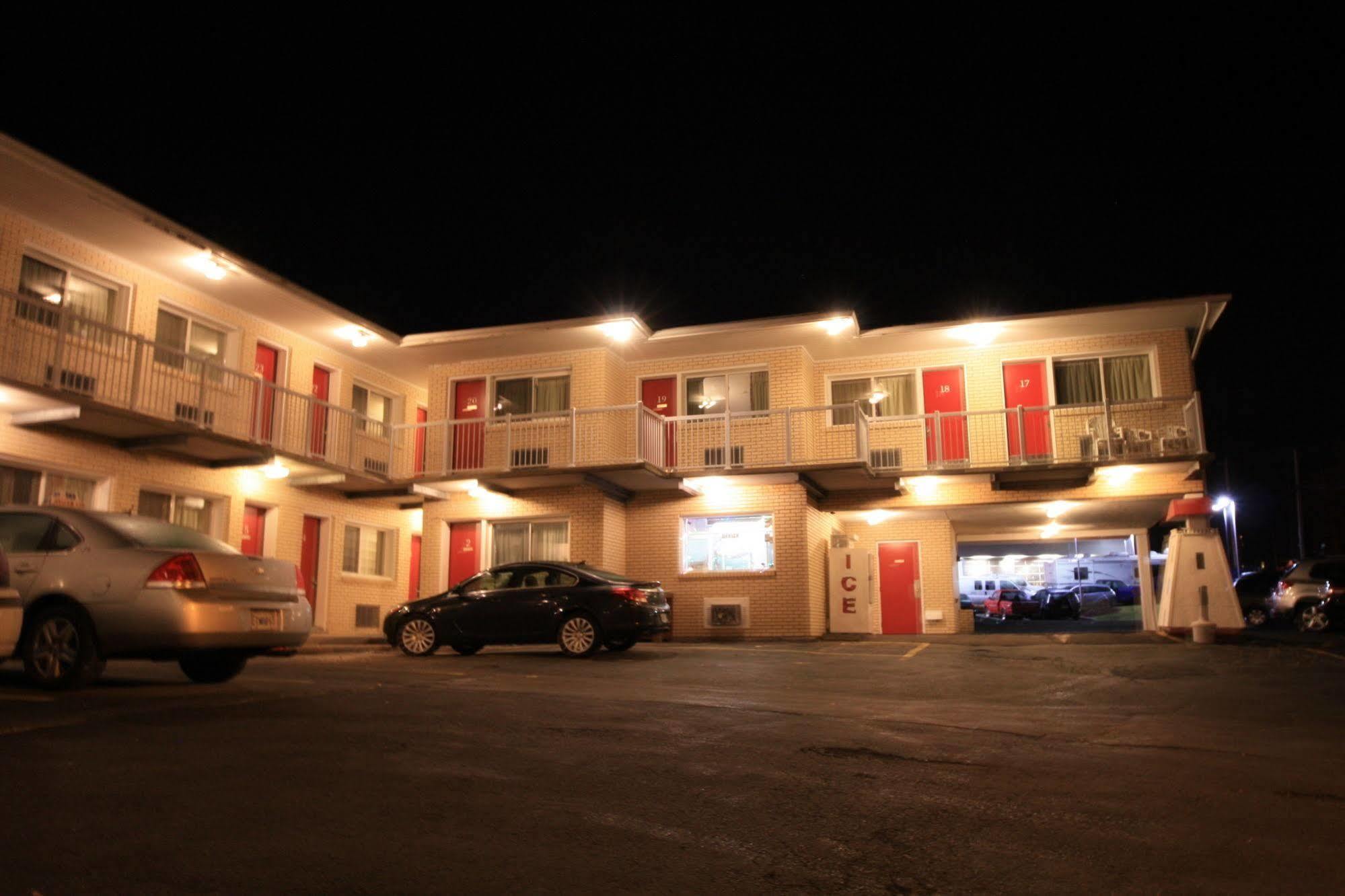 דארטמאות' Lake City Motel מראה חיצוני תמונה