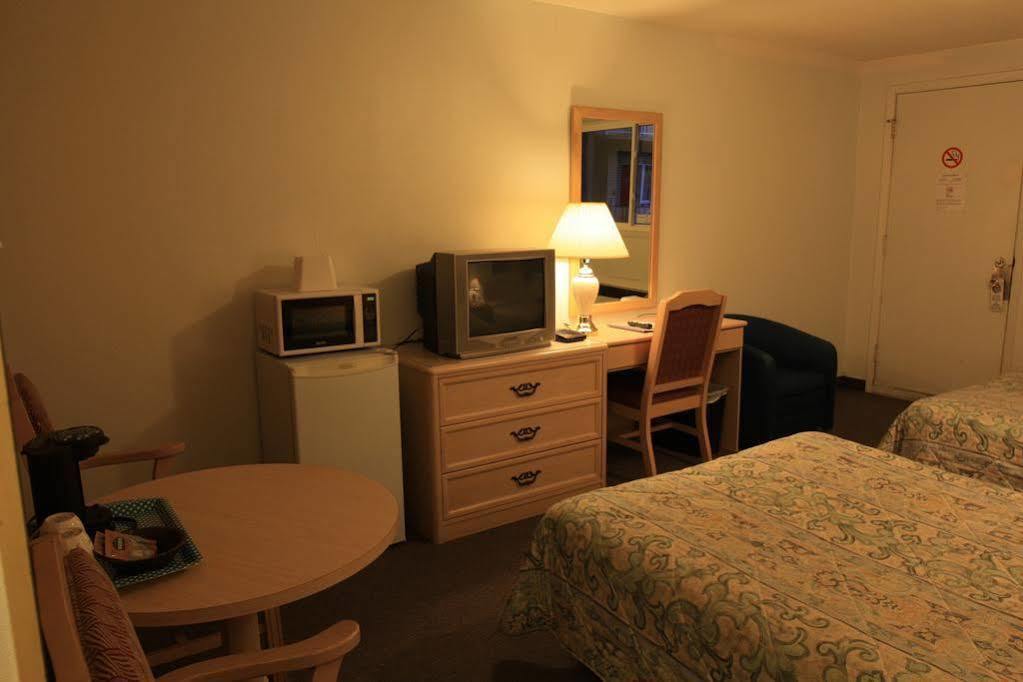 דארטמאות' Lake City Motel מראה חיצוני תמונה